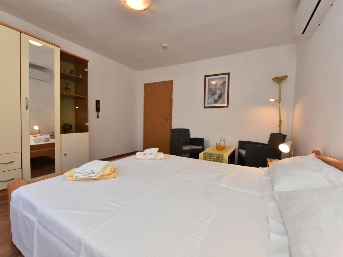 Traditional Apartment In Zadar With Garden Eksteriør bilde